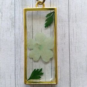 Minimalist Tea/Mint Colored Flower Necklace